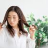 ダメージヘアーに悩む女性