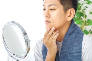 肌を気にする40代男性